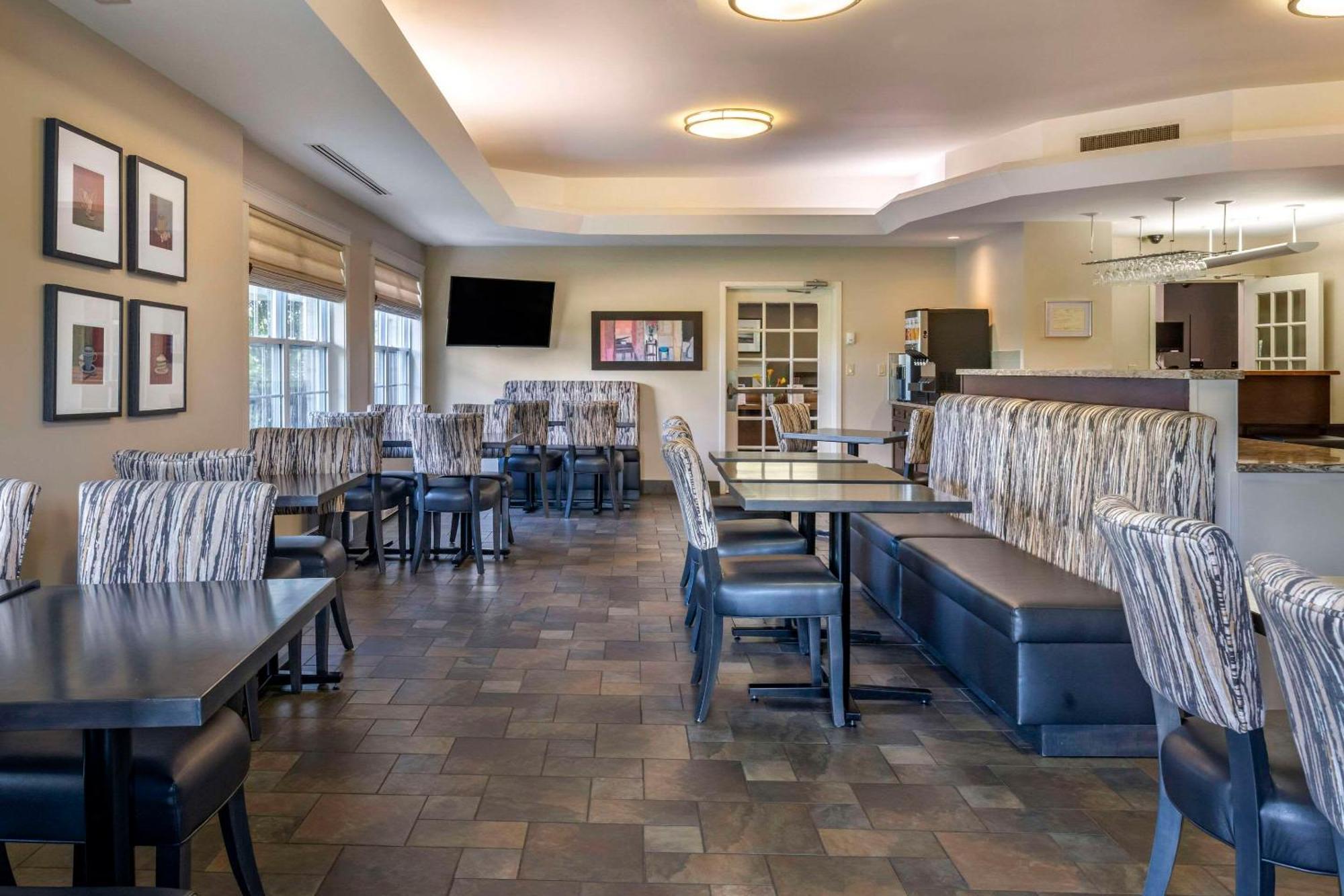 Quality Inn & Suites Quispamsis Rothesay Exterior foto